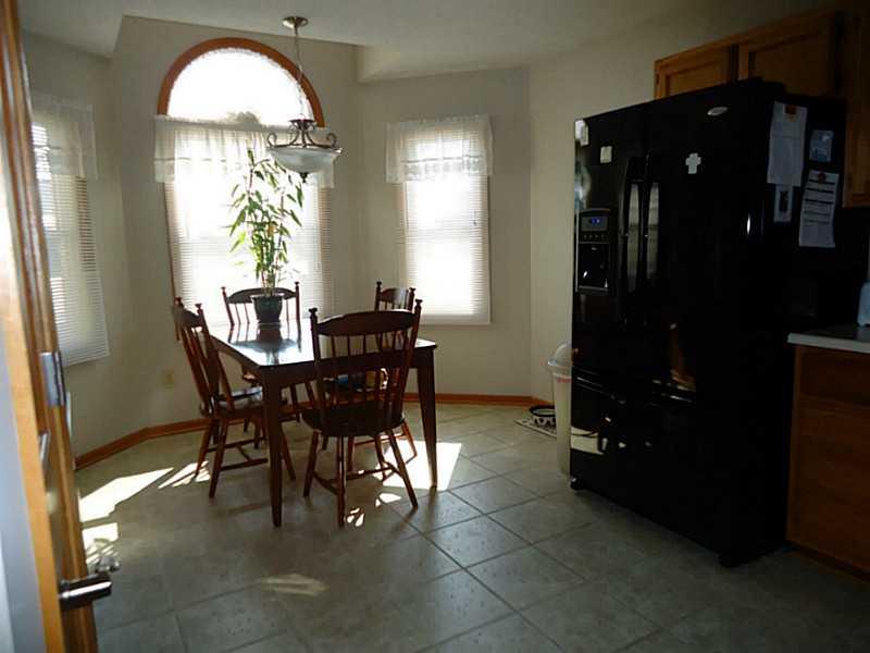 2540 Cedar Ridge Drive Columbus, IN 47203 - Photo 4 of 12 Gallery Image 4
