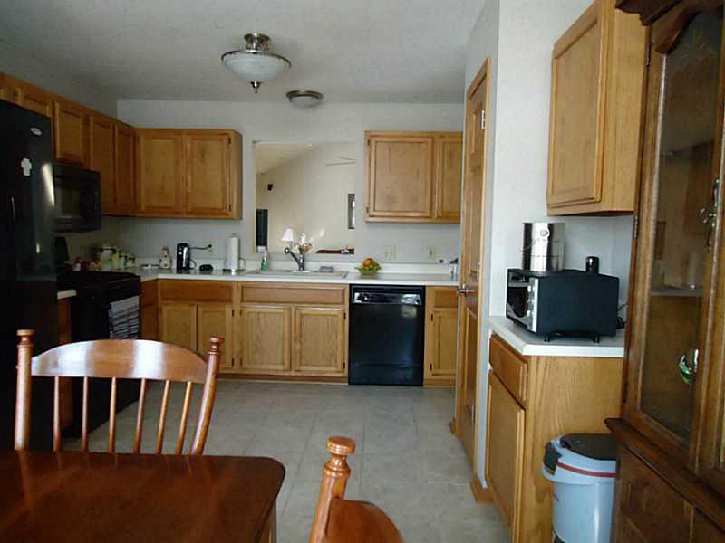 2540 Cedar Ridge Drive Columbus, IN 47203 - Photo 5 of 12 Gallery Image 5