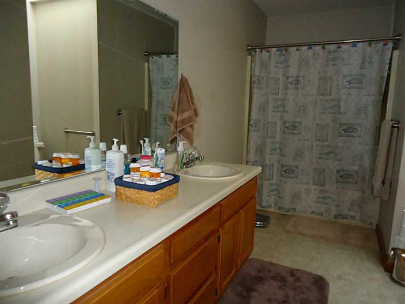2540 Cedar Ridge Drive Columbus, IN 47203 - Photo 7 of 12 Gallery Image 7