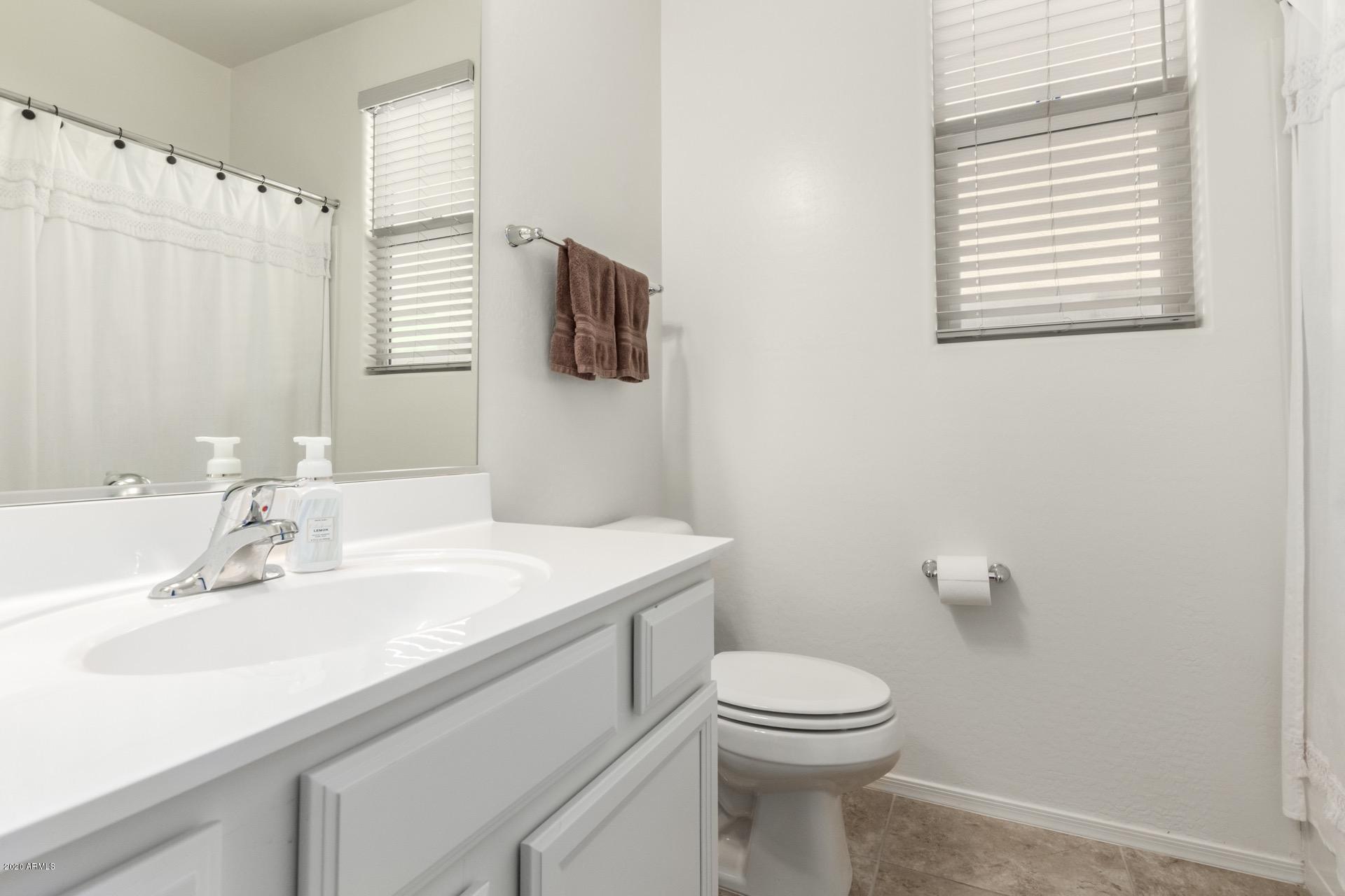 2433 East Beverly Road Phoenix, AZ 85042 - Photo 23 of 38 Beverly 27