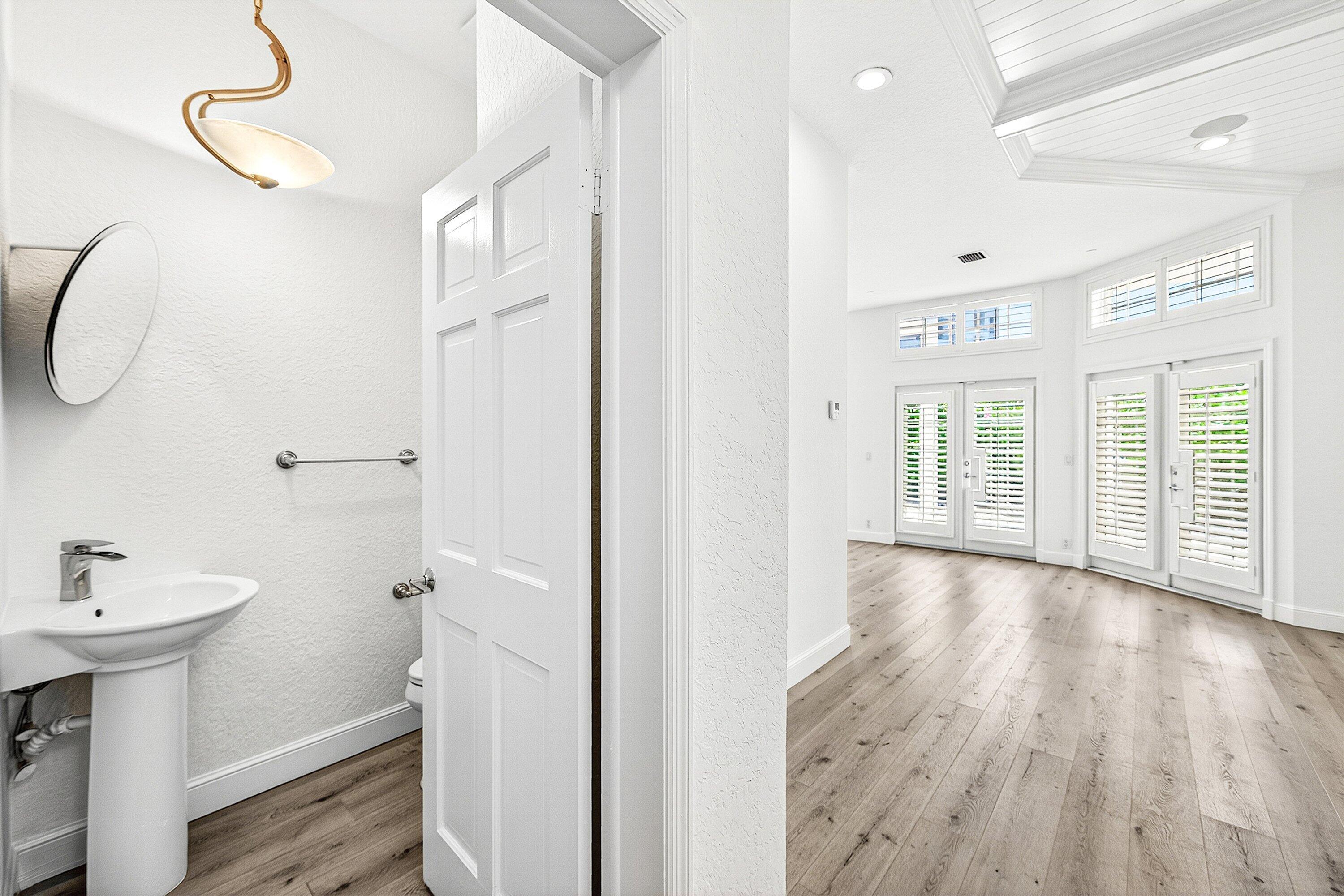 130 Jupiter Key Road Jupiter, FL 33477 - Photo 13 of 61 008-130JupiterKeyRoad-Jupiter-FL-33477-S