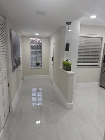 $2,990 | 436 Lakeview Drive, Unit 205, Weston, FL 33326