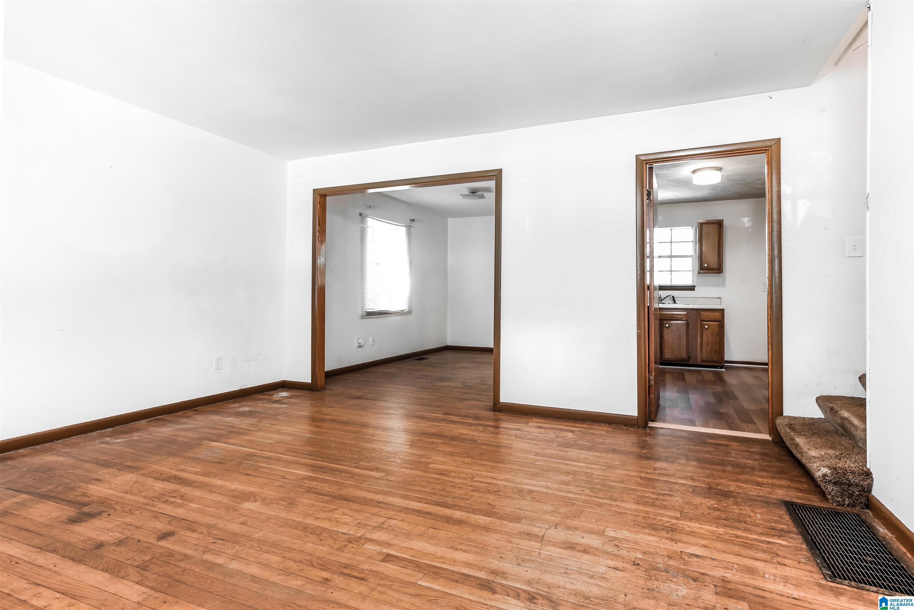 1660 18th Way Southwest Birmingham, AL 35211 - Photo 9 of 25