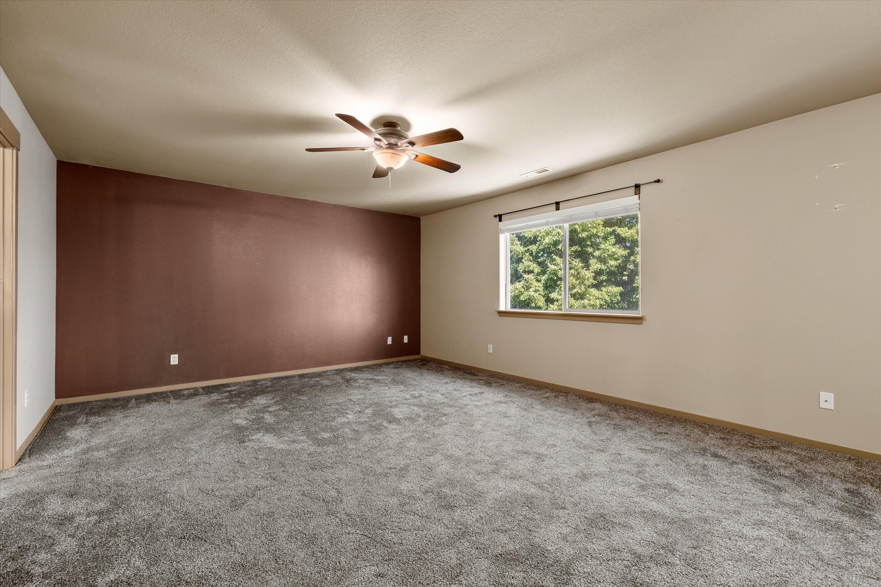 21190 Ritz Place Bend, OR 97702 - Photo 11 of 24 Huge primary bedroom