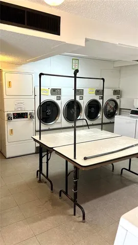 $1,150 | 257 Southwest Lincoln Circle North, Unit 3208, St. Petersburg, FL 33703