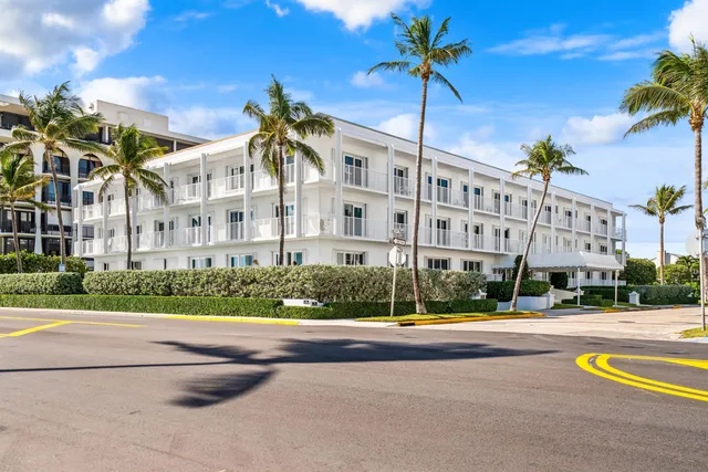 $4,900,000 | 350 South Ocean Boulevard, Unit 204, Palm Beach, FL 33480