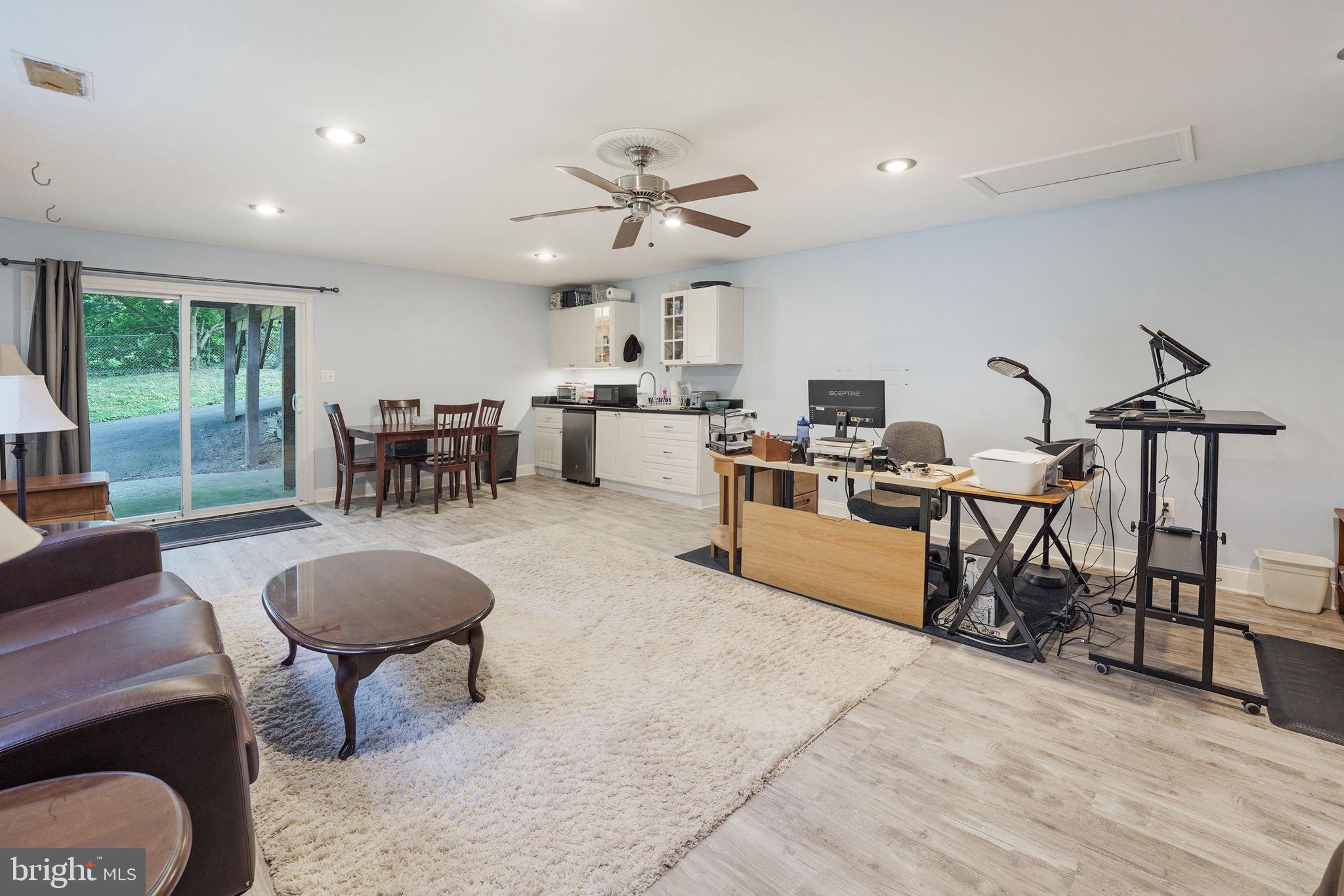 7409 Lake Drive Manassas, VA 20111 - Photo 19 of 51