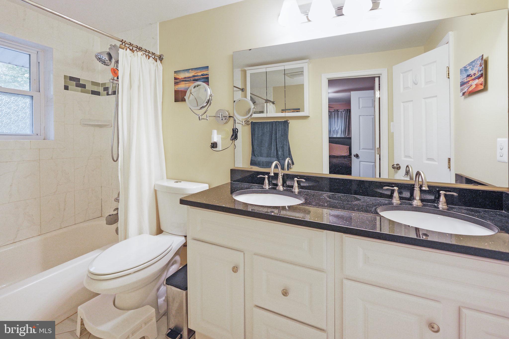 7409 Lake Drive Manassas, VA 20111 - Photo 8 of 51