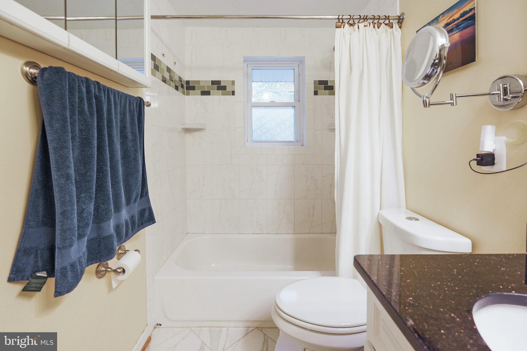 7409 Lake Drive Manassas, VA 20111 - Photo 9 of 51