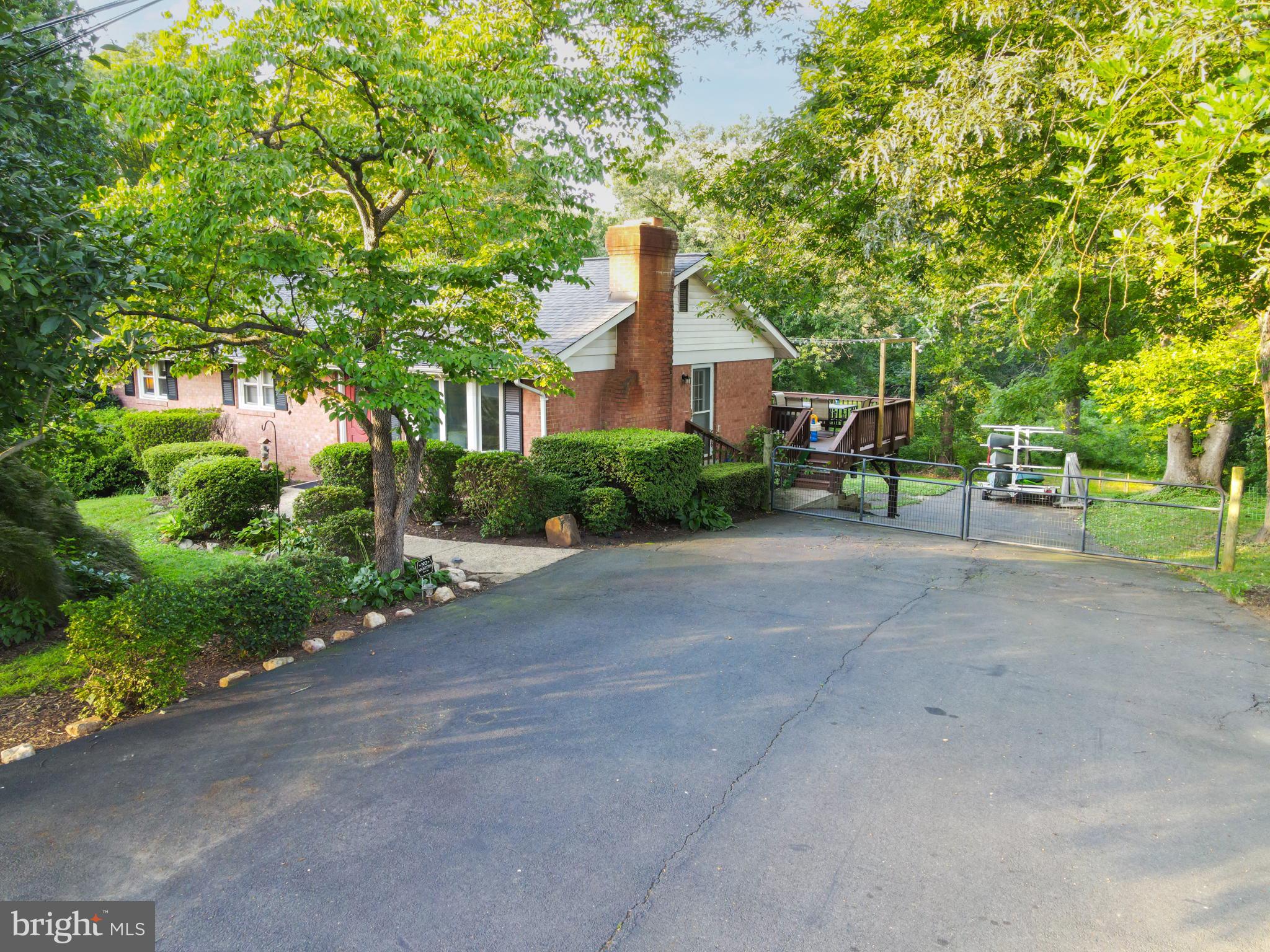 7409 Lake Drive Manassas, VA 20111 - Photo 10 of 51