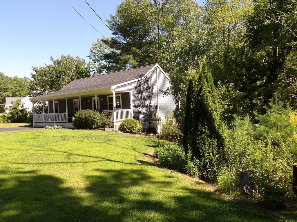 256 Brookfield Road Charlton, MA 01507 - Photo 4 of 42 Gallery Image 4