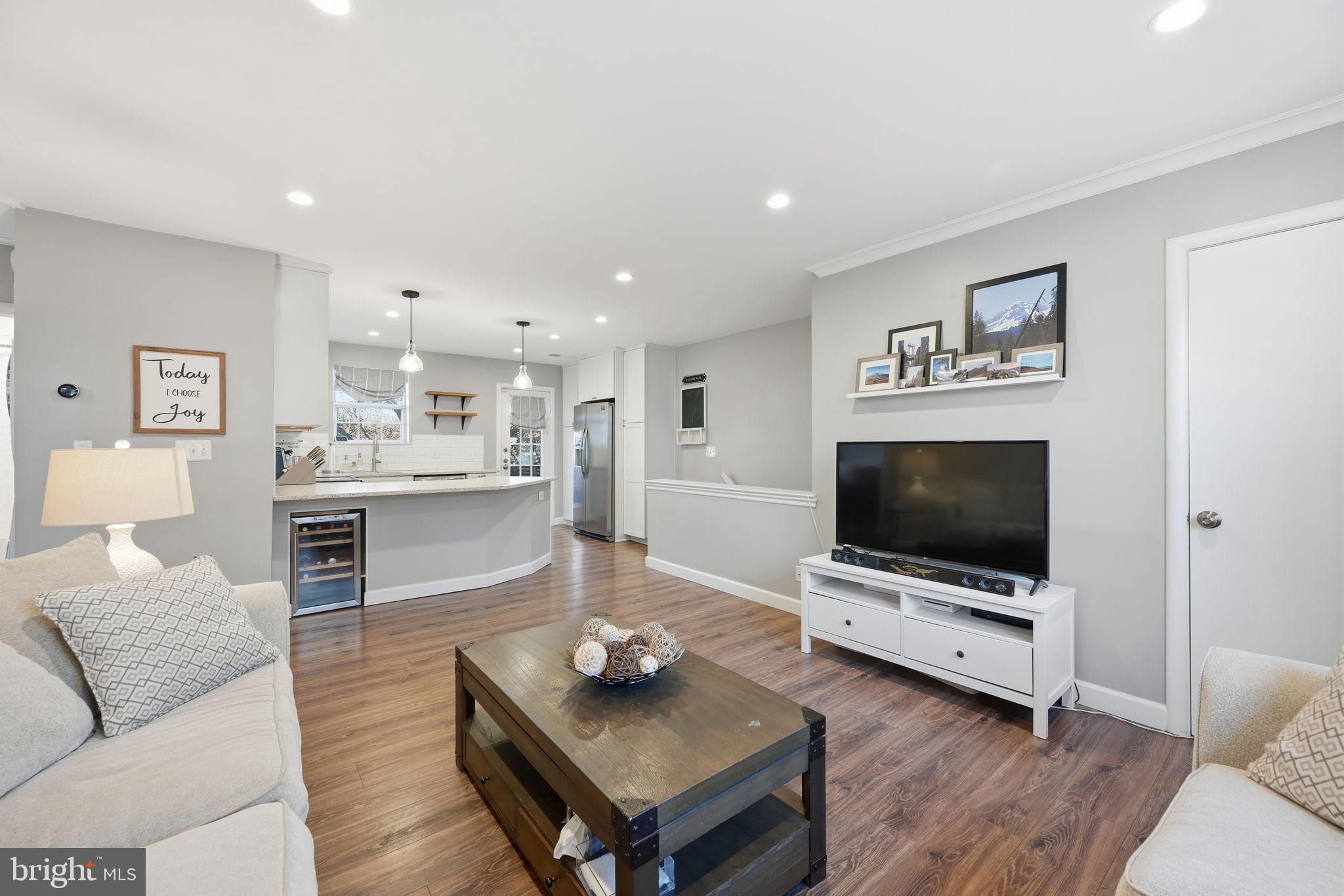 4608 28th Road South, Unit B Arlington, VA 22206 - Photo 21 of 21 Welcome Home! Open Floor Plan