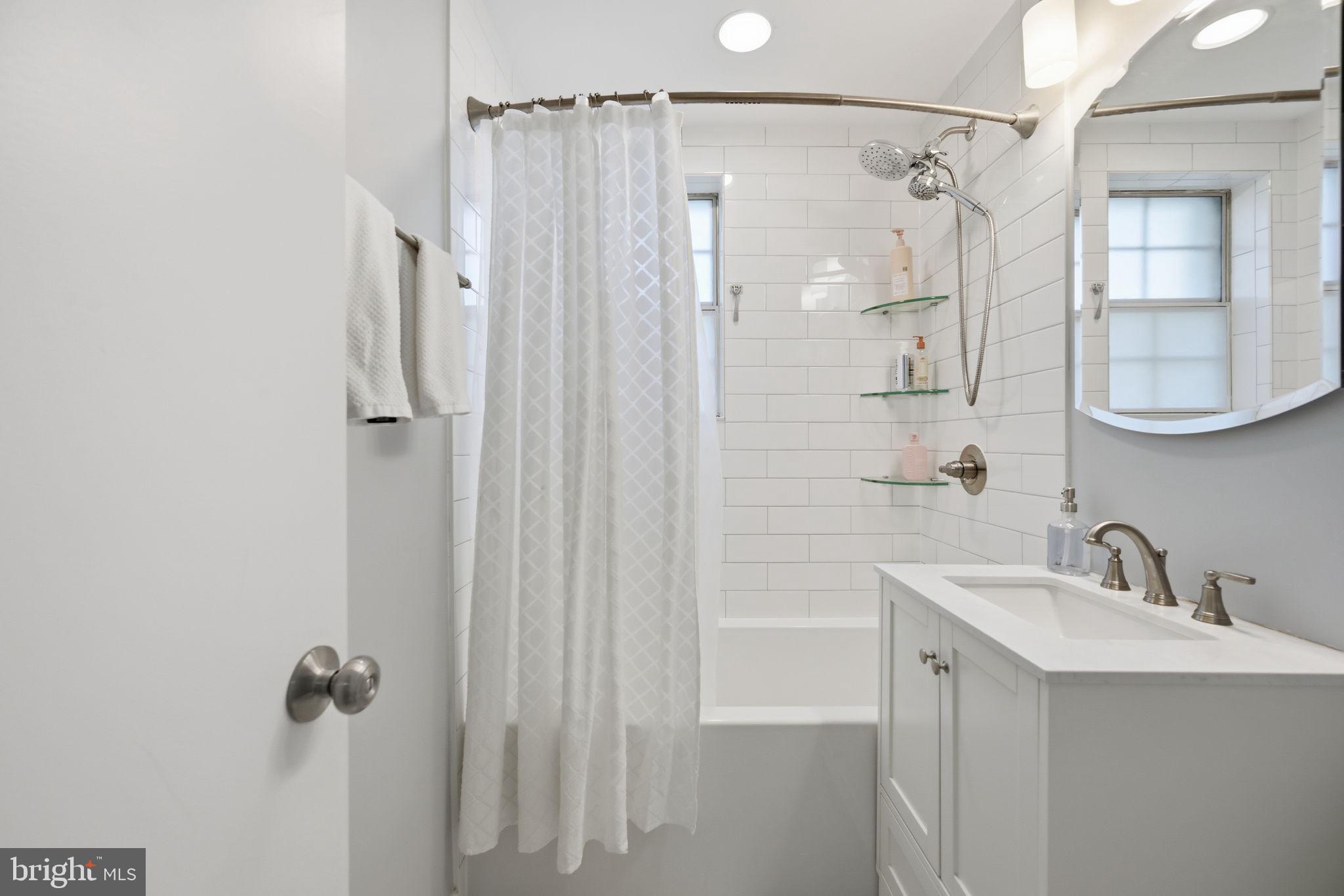 4608 28th Road South, Unit B Arlington, VA 22206 - Photo 13 of 21 Full Bath