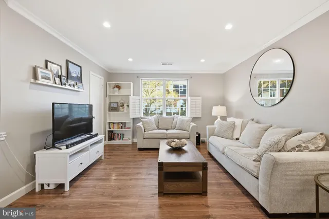 $414,995 | 4608 28th Road South, Unit B, Arlington, VA 22206