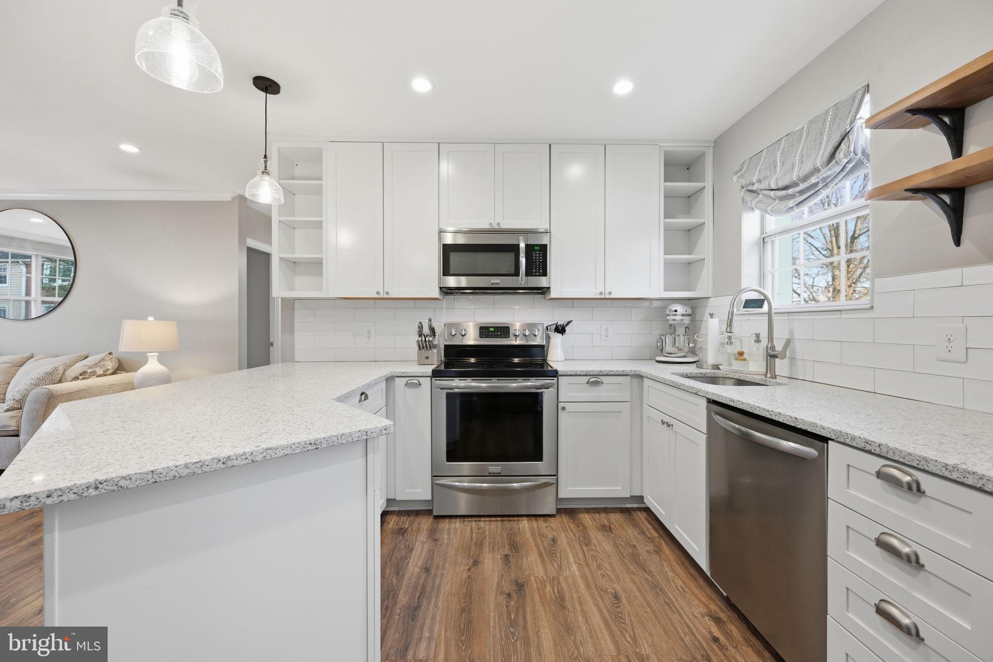 4608 28th Road South, Unit B Arlington, VA 22206 - Photo 5 of 21 Kitchen