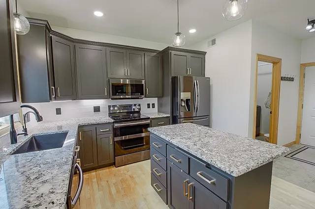 $570,000 | 708 20th Avenue North, Sartell, MN 56377