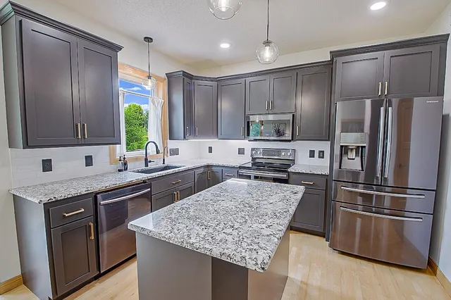 $570,000 | 708 20th Avenue North, Sartell, MN 56377