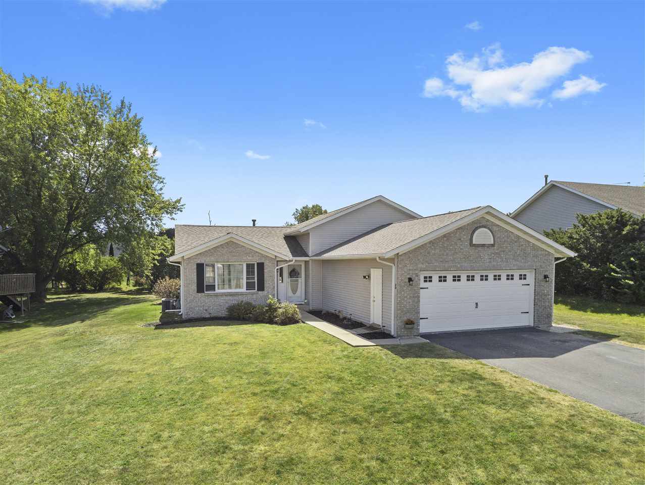 20 King Henry Road Southeast Poplar Grove, IL 61065 - Photo 2 of 28 Gallery Image 2
