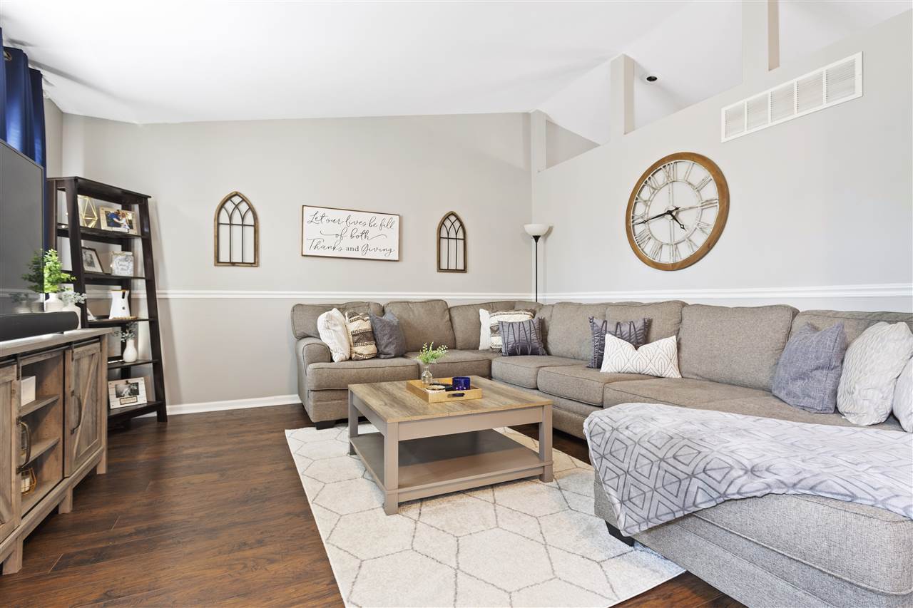 20 King Henry Road Southeast Poplar Grove, IL 61065 - Photo 4 of 28 Gallery Image 4