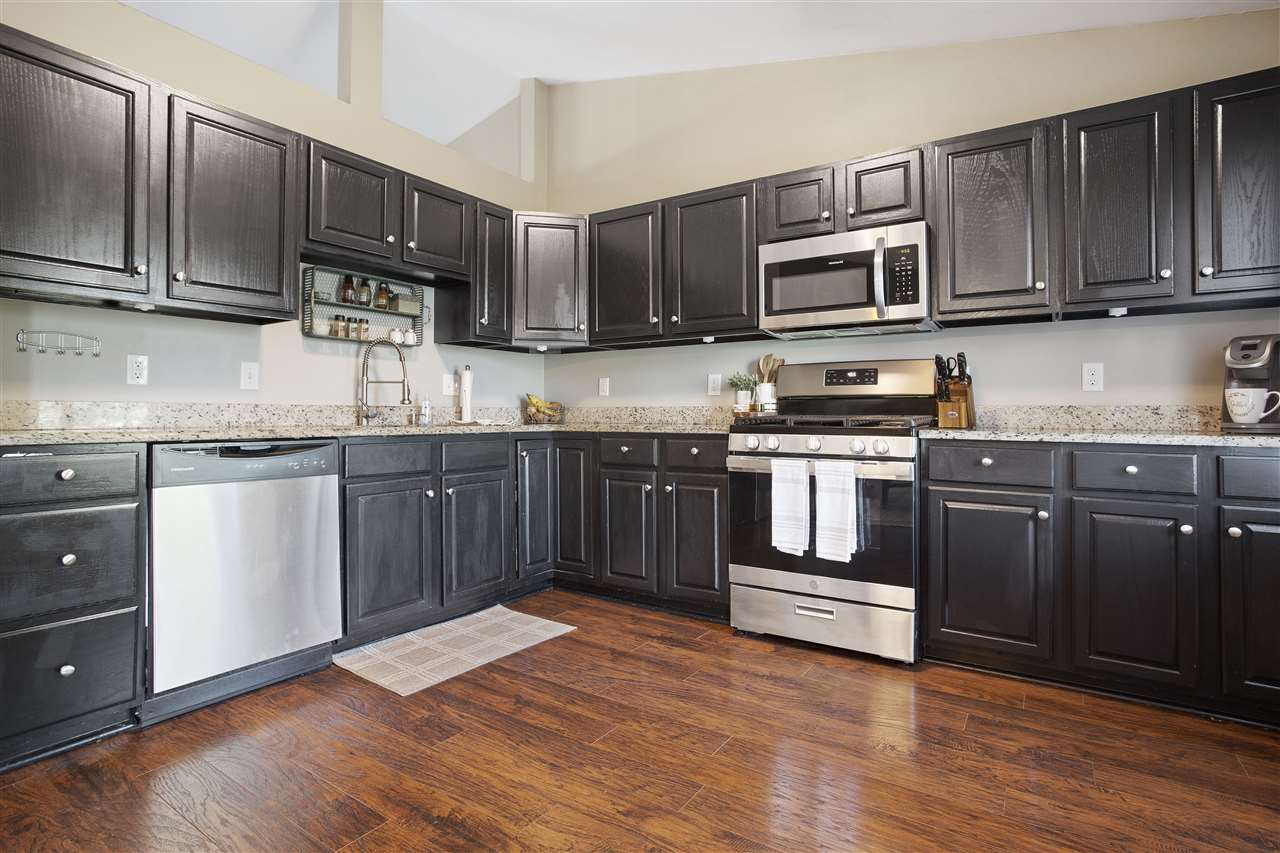 20 King Henry Road Southeast Poplar Grove, IL 61065 - Photo 6 of 28 Gallery Image 6