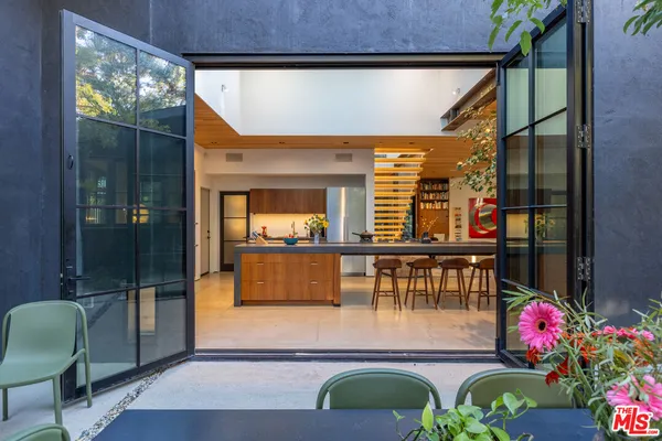 $33,000 | 746 Marco Place, Venice, CA 90291