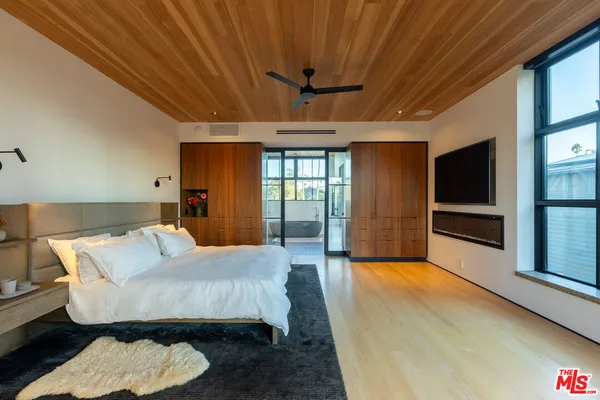 $33,000 | 746 Marco Place, Venice, CA 90291