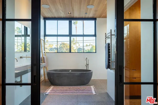 $33,000 | 746 Marco Place, Venice, CA 90291