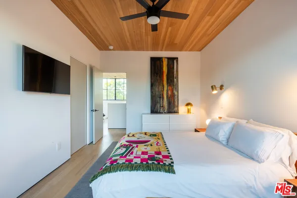$33,000 | 746 Marco Place, Venice, CA 90291