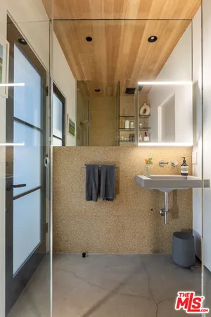 $33,000 | 746 Marco Place, Venice, CA 90291
