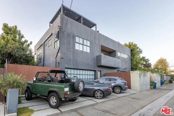 $33,000 | 746 Marco Place, Venice, CA 90291