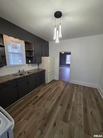 $79,900 | 413 12th Avenue, Fulton, IL 61252