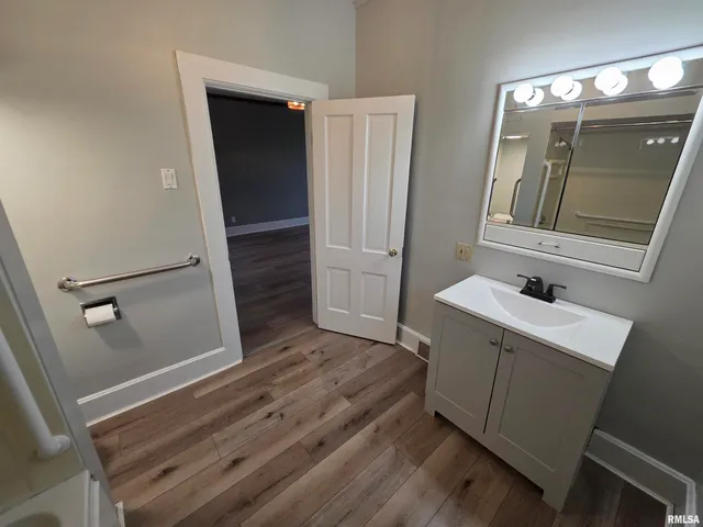 $79,900 | 413 12th Avenue, Fulton, IL 61252