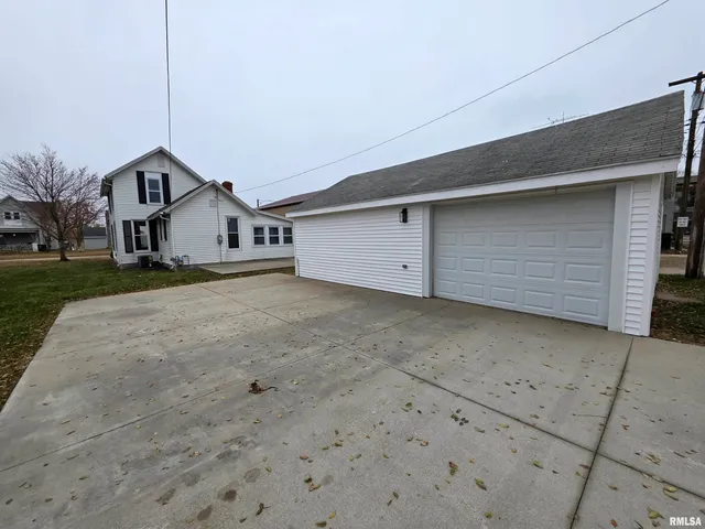 $79,900 | 413 12th Avenue, Fulton, IL 61252