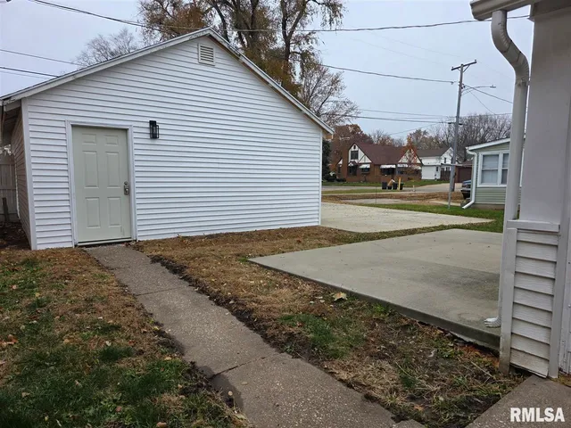 $79,900 | 413 12th Avenue, Fulton, IL 61252