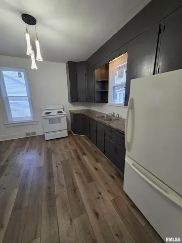 $79,900 | 413 12th Avenue, Fulton, IL 61252