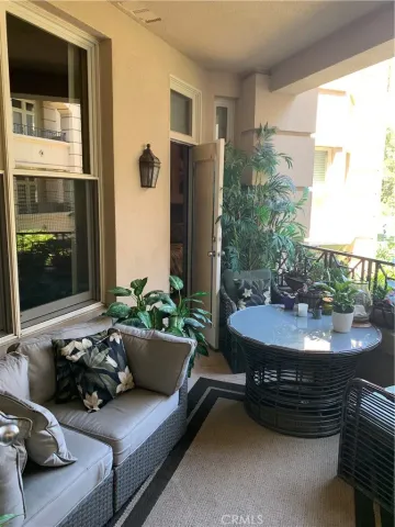 a picture of a table and chairs