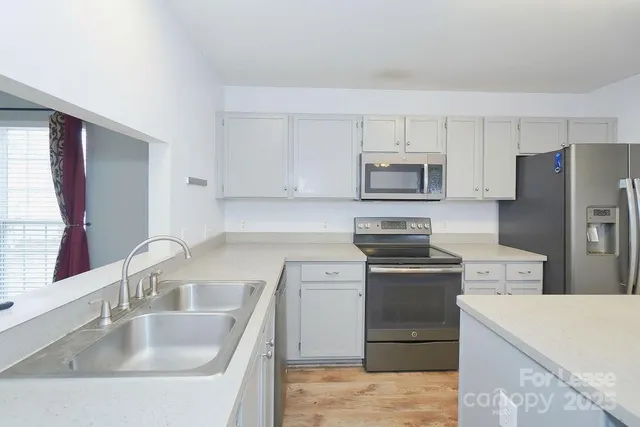 $2,000 | 1542 Rumstone Lane, Charlotte, NC 28262