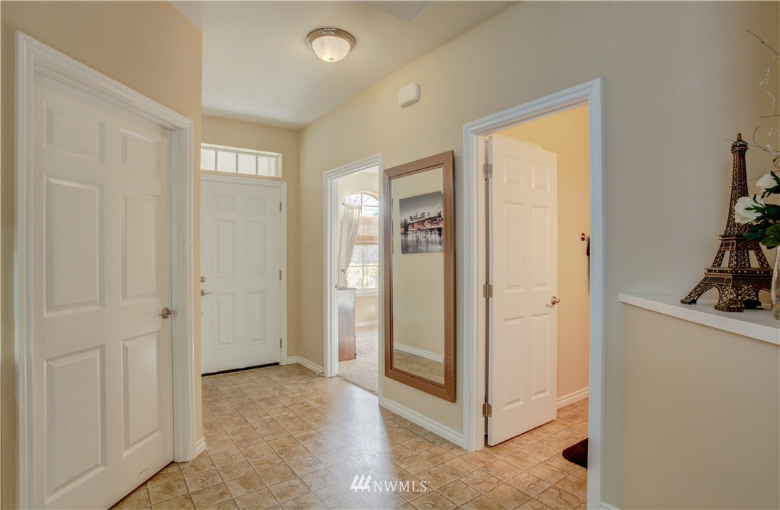51 Pinehurst Loop Sequim, WA 98382 - Photo 3 of 24 a view of a interior in a room