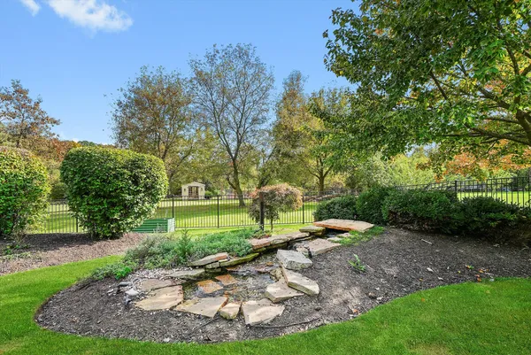 $930,000 | 35080 North Oak Knoll Circle, Gurnee, IL 60031