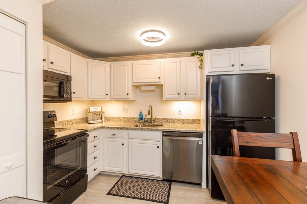 20 Abbey Road, Unit 101 Leominster, MA 01453 - Photo 2 of 12