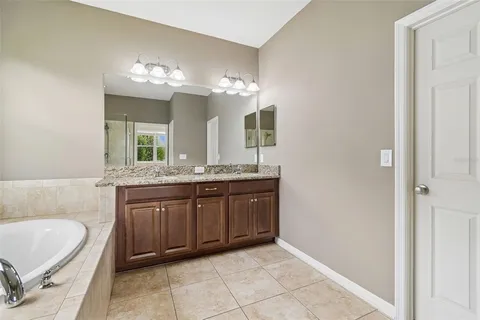$549,900 | 17566 Buckingham Garden Drive, Lithia, FL 33547