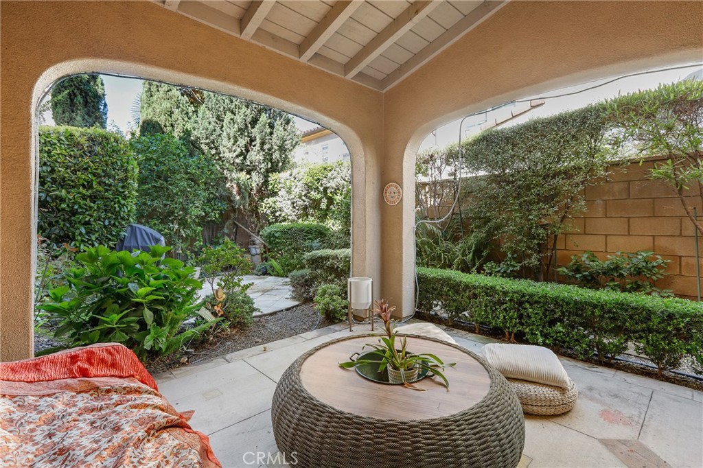 110 Blaze Irvine, CA 92618 - Photo 27 of 28 a front view of a house with garden