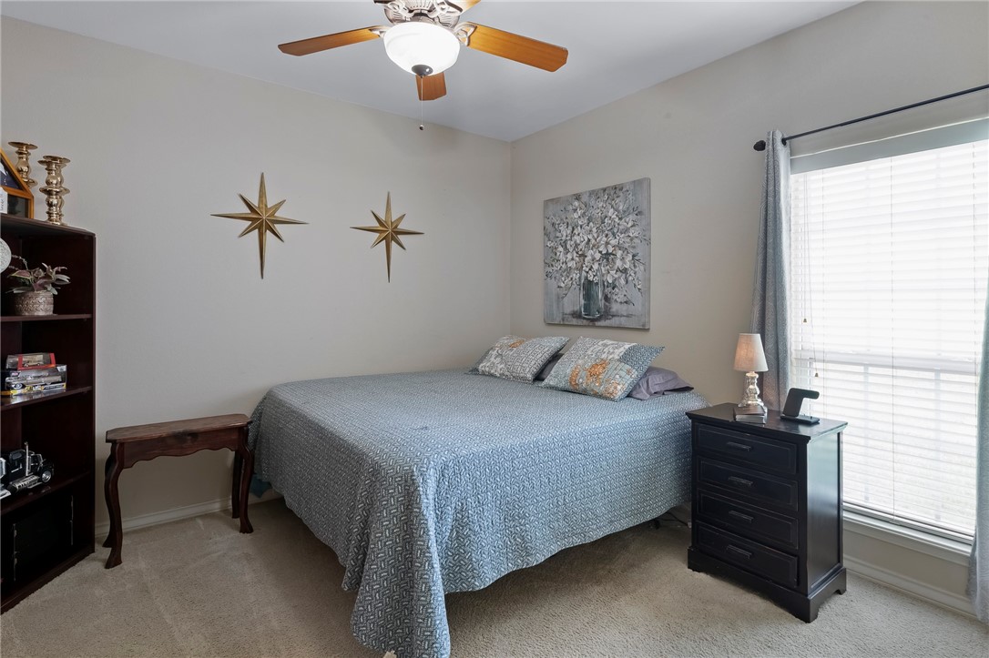 173 David Sandia, TX 78383 - Photo 22 of 40 Secondary bedroom 2 with king sized bed