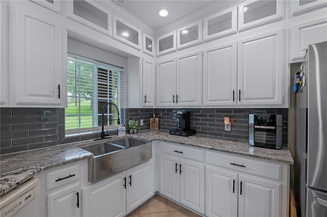 173 David Sandia, TX 78383 - Photo 8 of 40