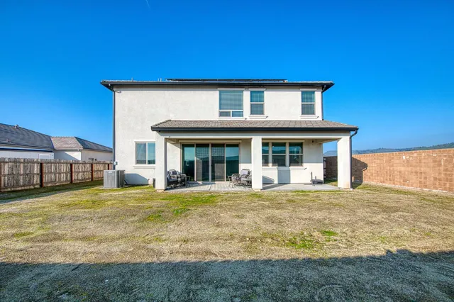 a view of an outdoor space