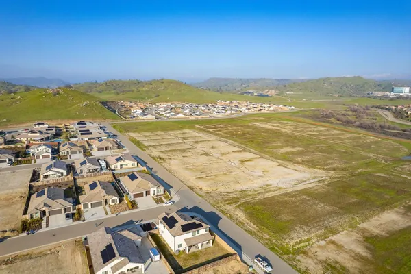 $675,000 | 19733 Desert Willow Lane, Friant, CA 93626