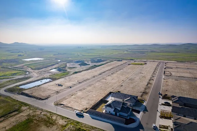 $699,000 | 19733 Desert Willow Lane, Friant, CA 93626