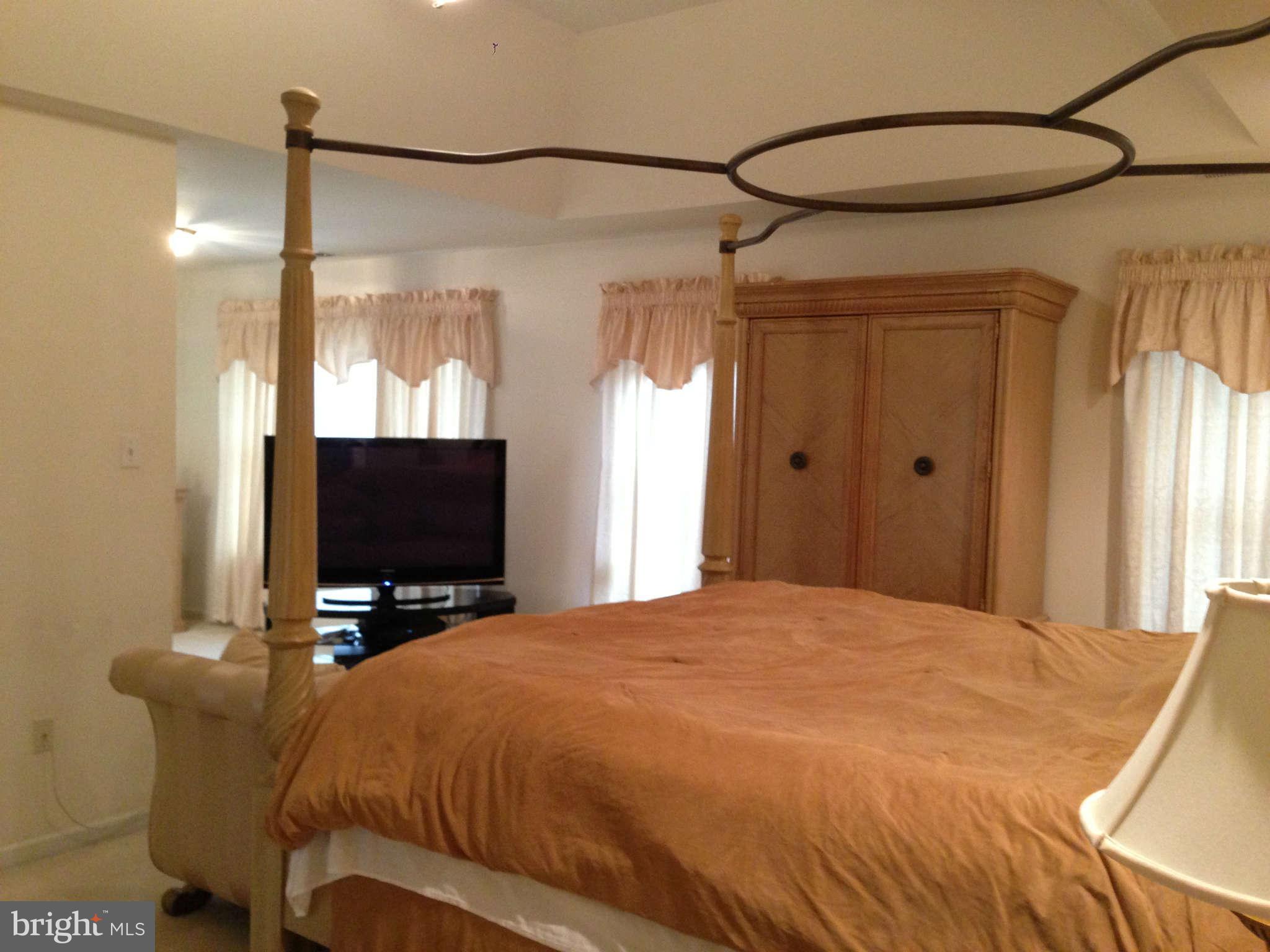 3981 View Top Road Ellicott City, MD 21042 - Photo 11 of 23 Bedroom (Master)