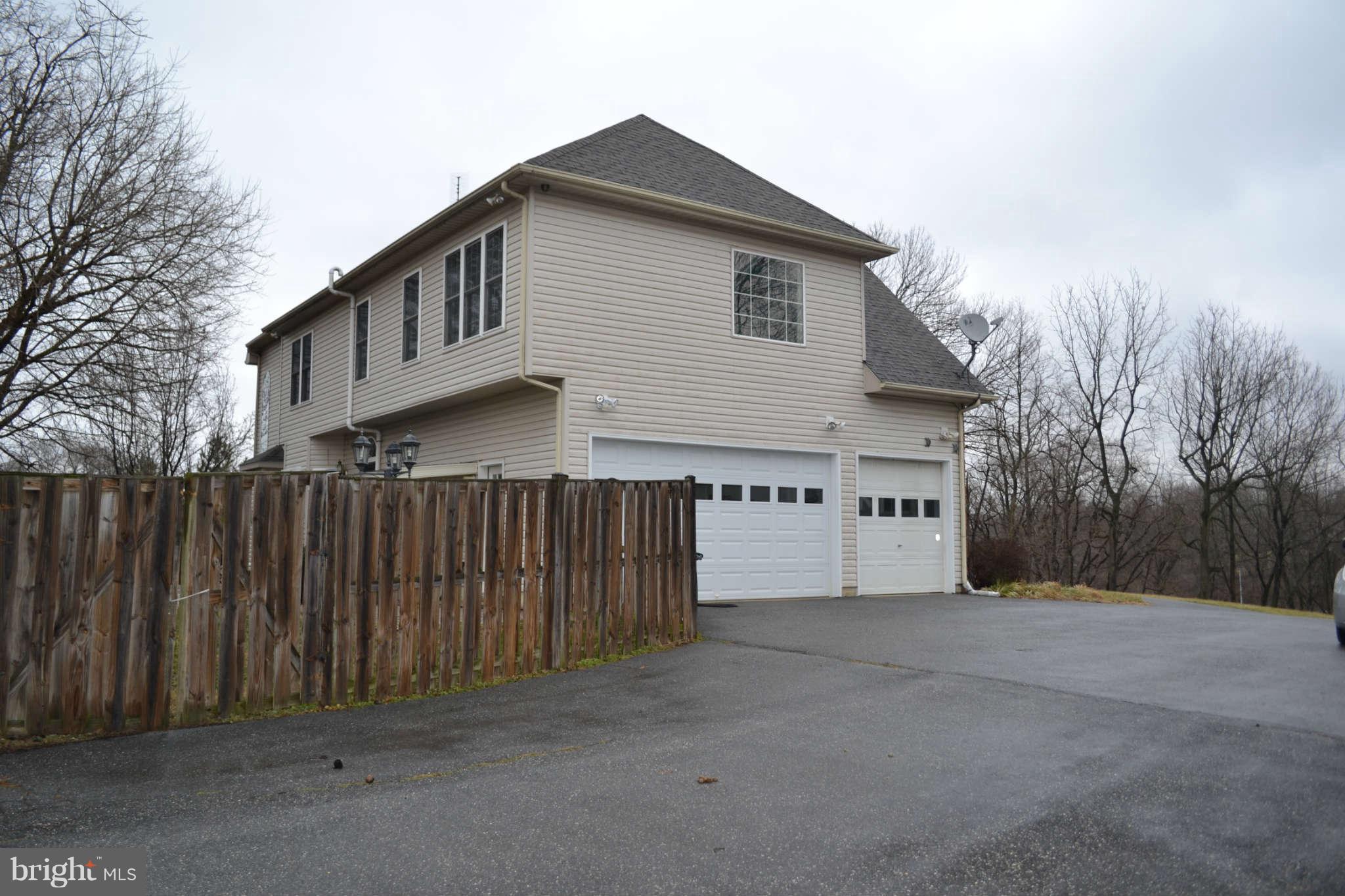 3981 View Top Road Ellicott City, MD 21042 - Photo 8 of 23 Exterior (Rear)