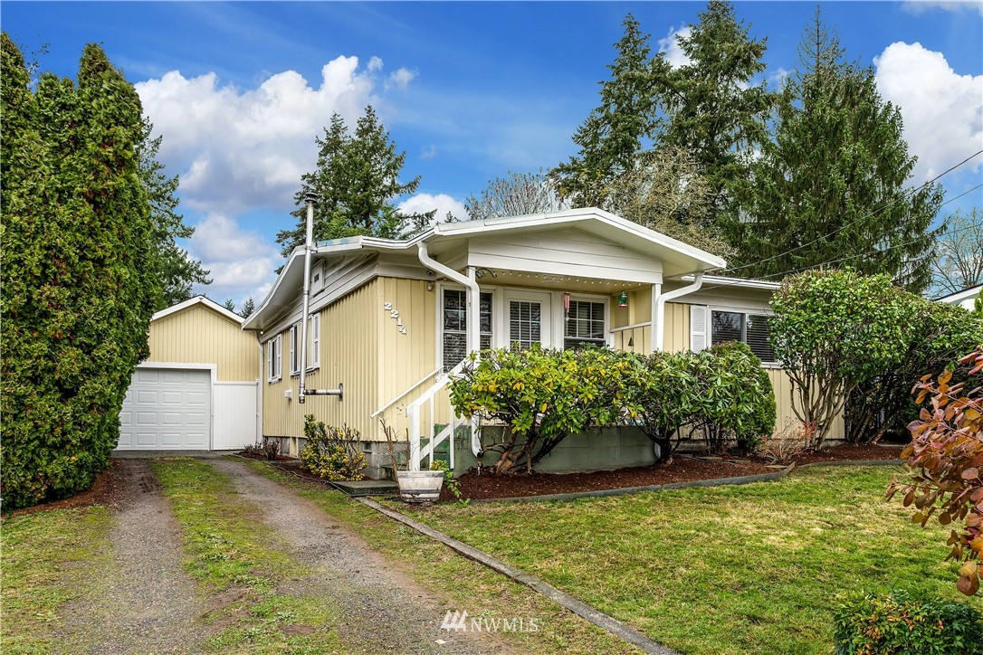 2214 Northeast 9th Place Renton, WA 98056 - Photo 2 of 28